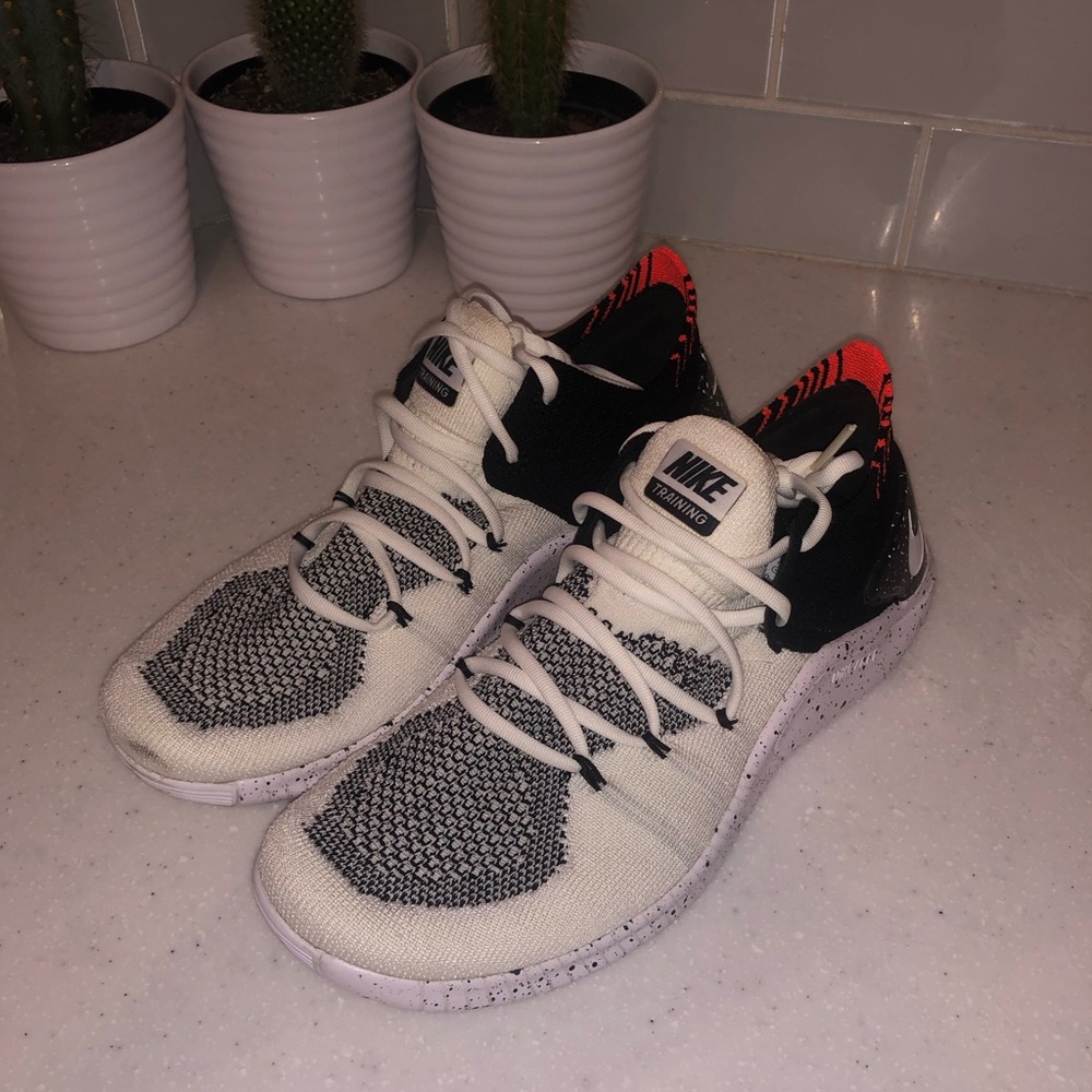 NIKE Free TR Flyknit
